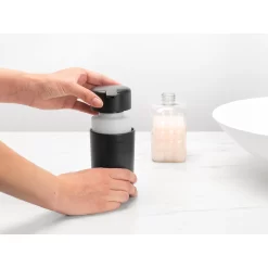 Brabantia ReNew Zeepdispenser 250 Ml 8 Brabantia ReNew Zeepdispenser 250 Ml -NL-Huis & Thuis 199 0245 3 1
